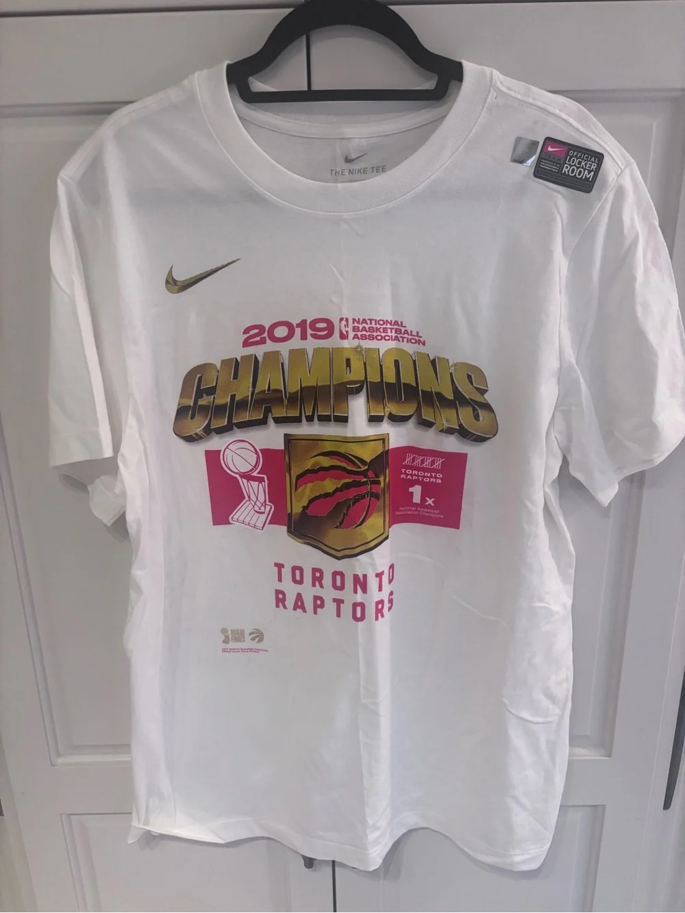 Toronto raptors 2019 size large with stickers attached Nike
